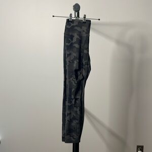 Zyia forest camo slashed luxe